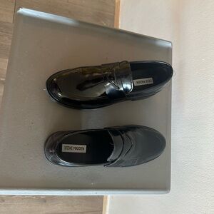 Steve Madden Glossy Black women lofter